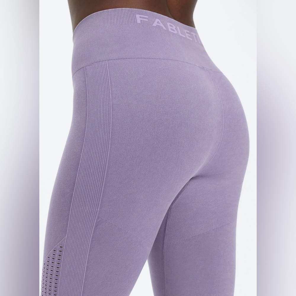 Fabletics Sync Seamless High-Waisted 7/8 Legging